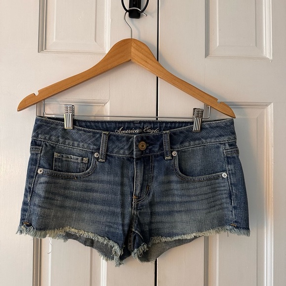 American Eagle Dark Wash Jean Shorts - Size 4 - Picture 1 of 3